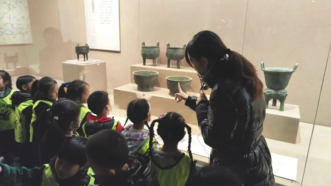 清明今又到,风筝满天飞