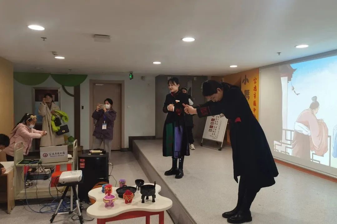 “周秦文化宣讲队”走进宝鸡市图书馆