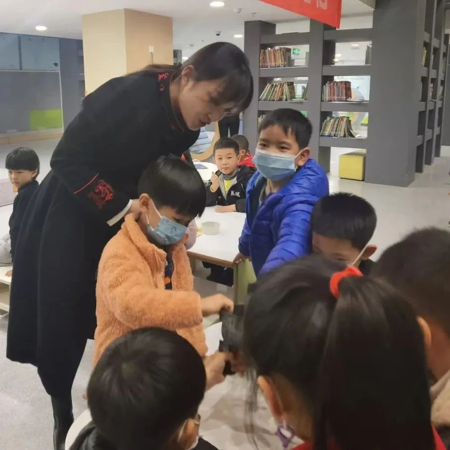 “周秦文化宣讲队”走进宝鸡市图书馆