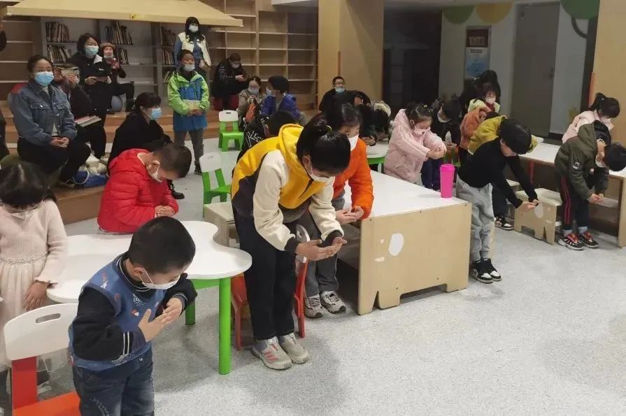 “周秦文化宣讲队”走进宝鸡市图书馆