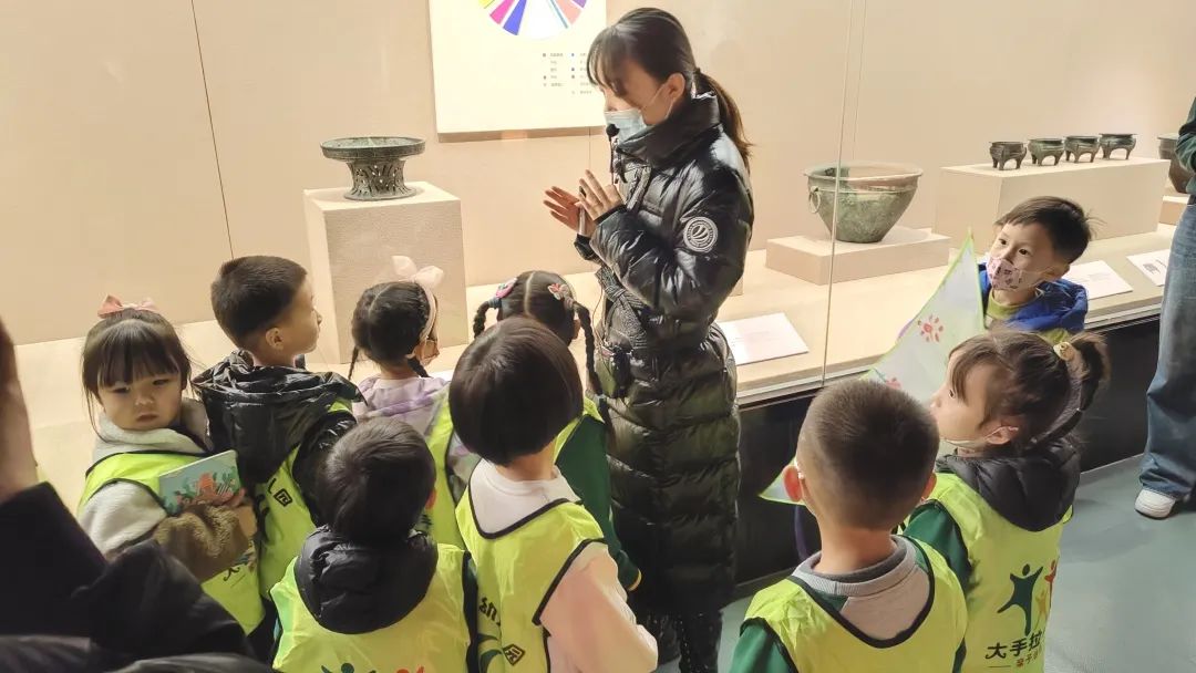 清明今又到,风筝满天飞