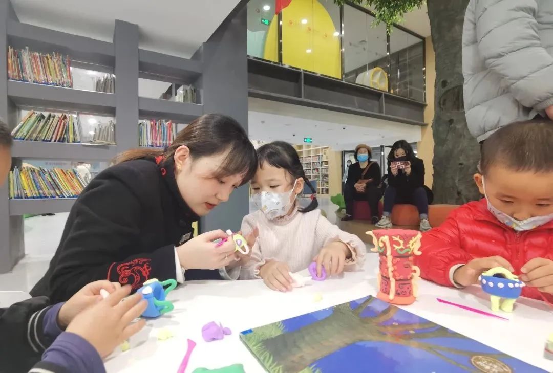 “周秦文化宣讲队”走进宝鸡市图书馆